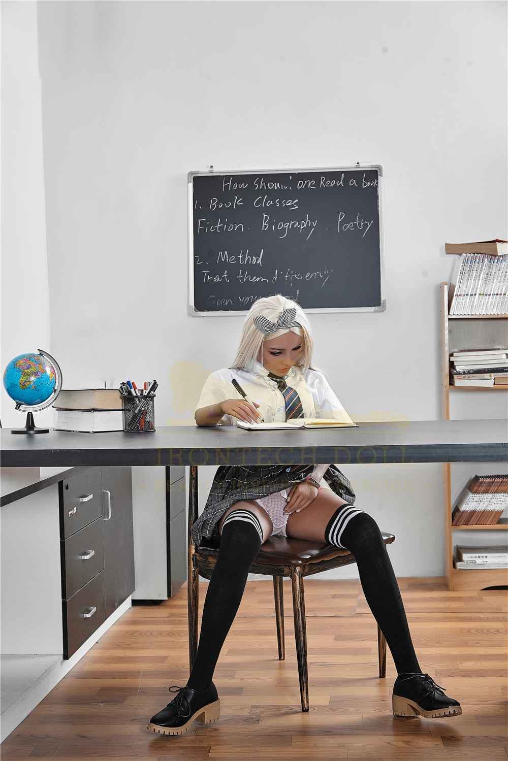 Irontech Doll Victoria - Premium Silikon Sexpuppe - 28