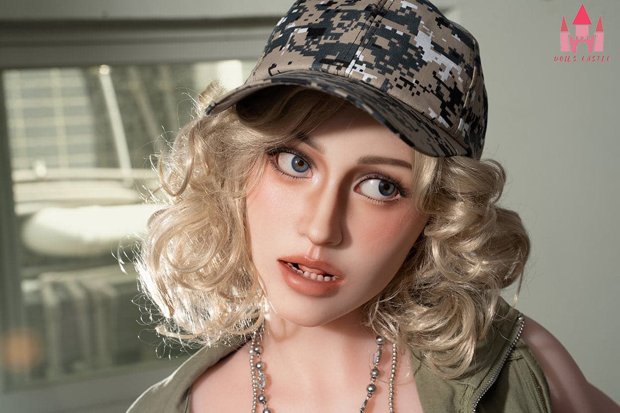 Doll Castle Maja - Poupée sexuelle courbe en TPE avec des boucles blondes - 3