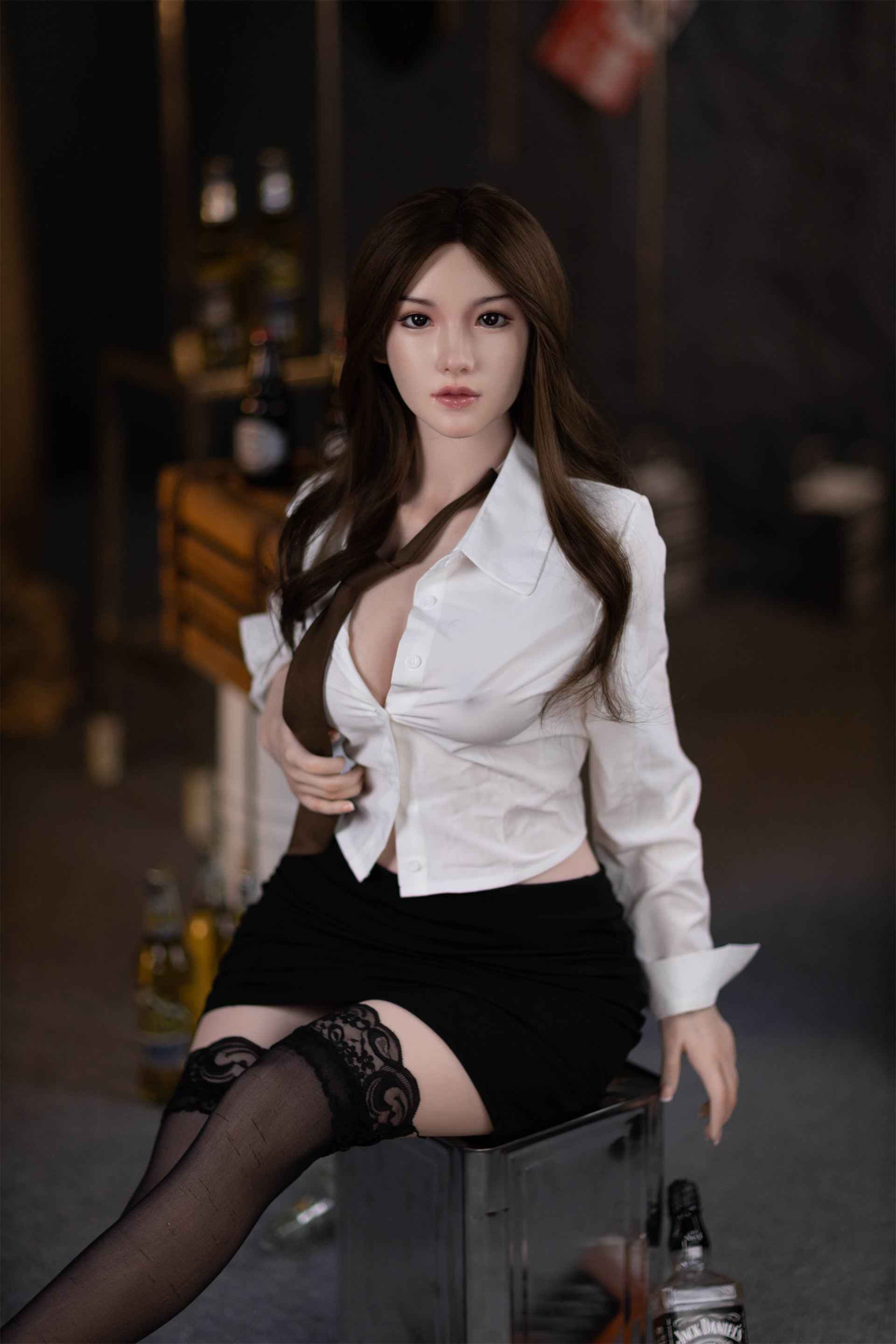 Golden Doll Delphina - Premium Silikon Sexpuppe mit asiatischem Charme - 5