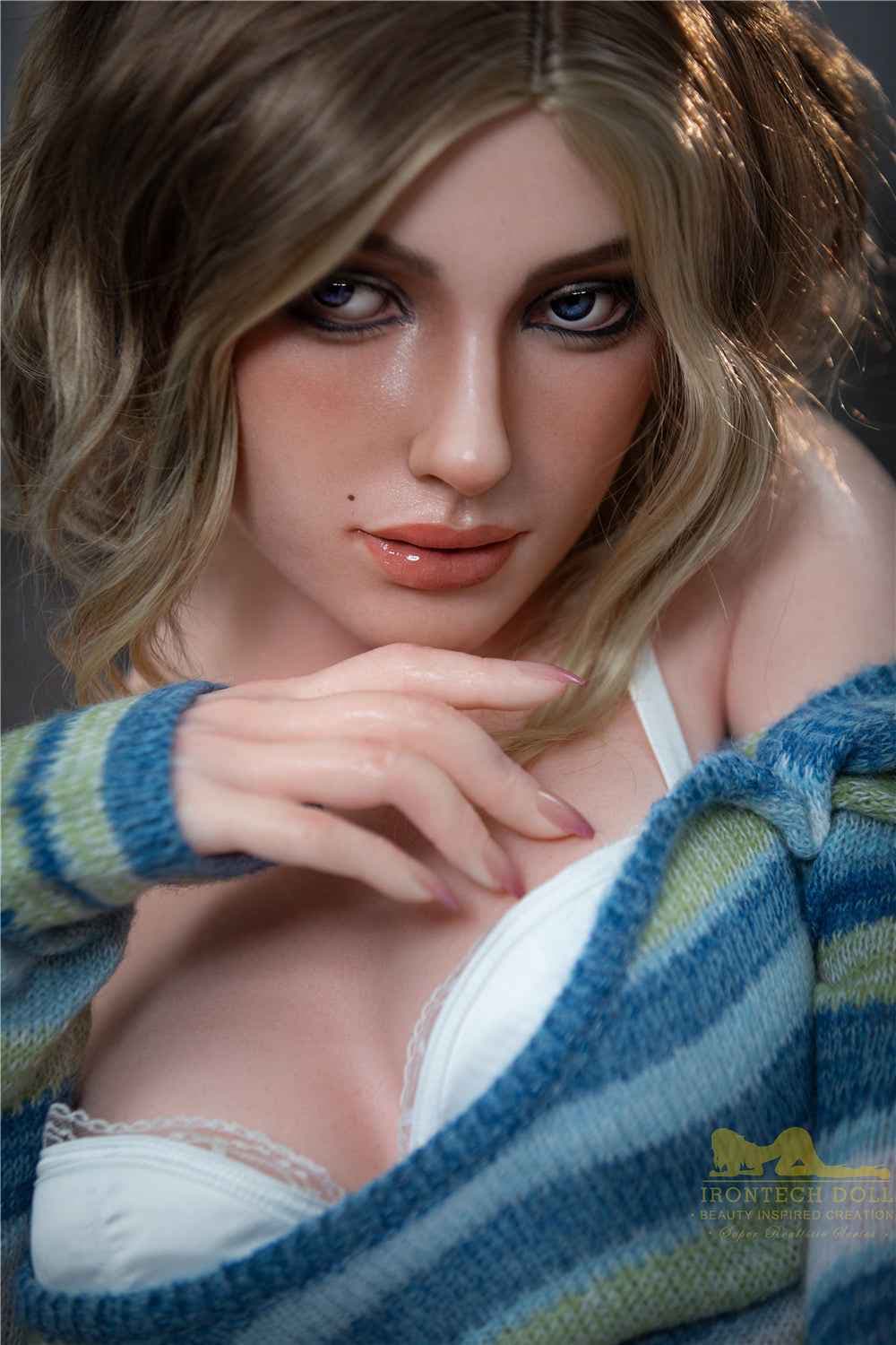 Irontech Doll Lunara - Premium Sexpuppe mit realistischen Gesichtszügen - 7