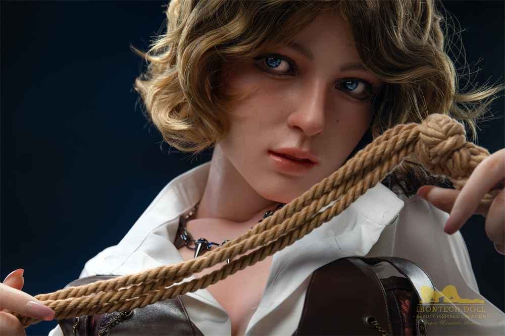 Irontech Doll Fenny - Kurvige Silikon Sexpuppe mit blonden Locken - 9