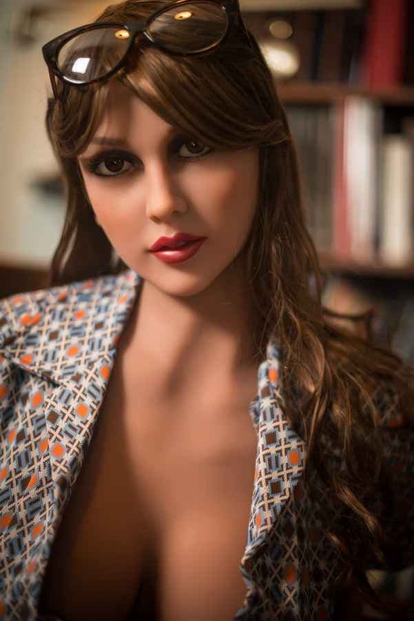 YLDoll Dorotea - Kurvige Sexpuppe mit brünetten Haaren - 4