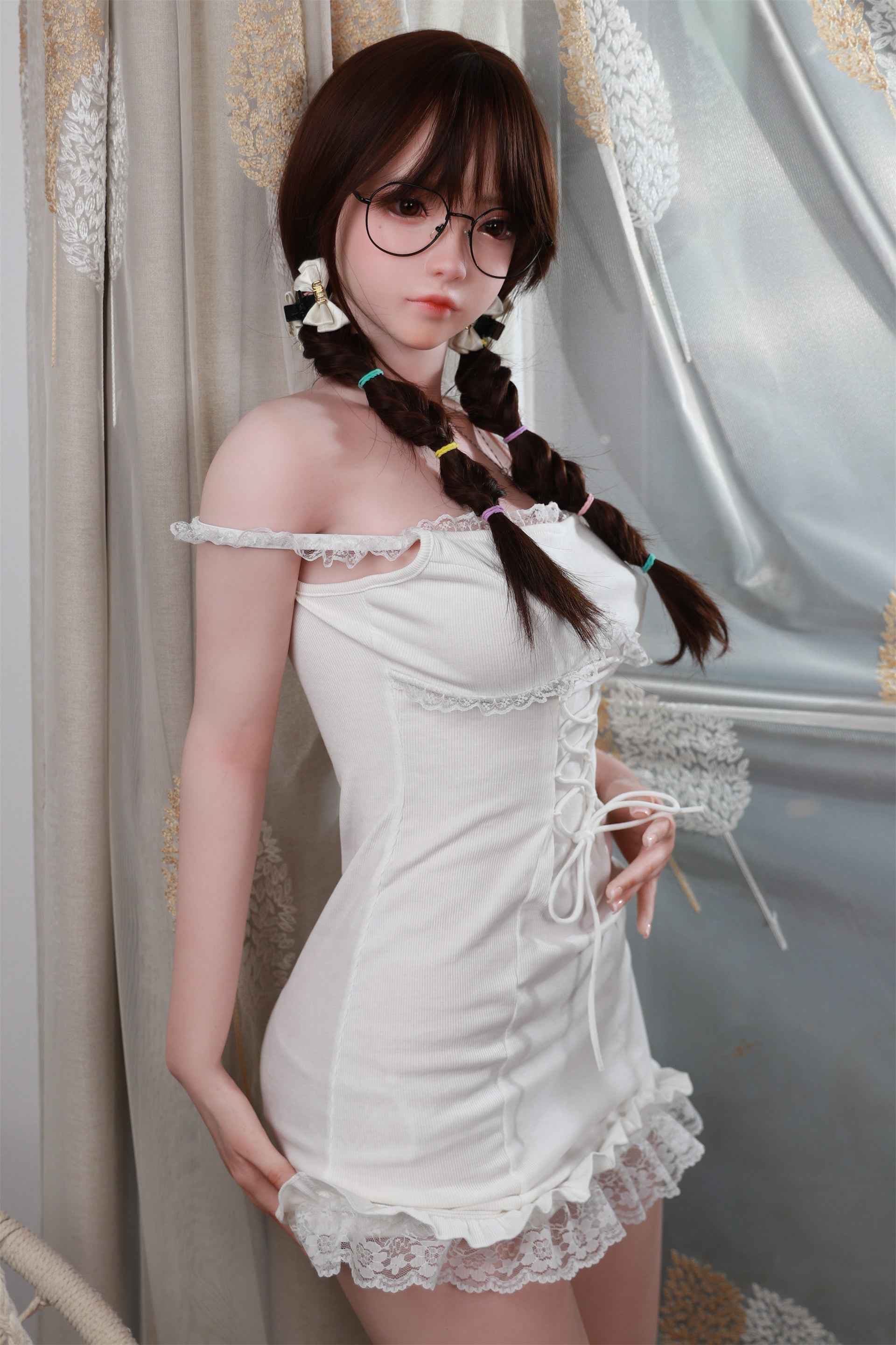 Golden Doll Monik - Asiatische Sexpuppe mit Brille - 2