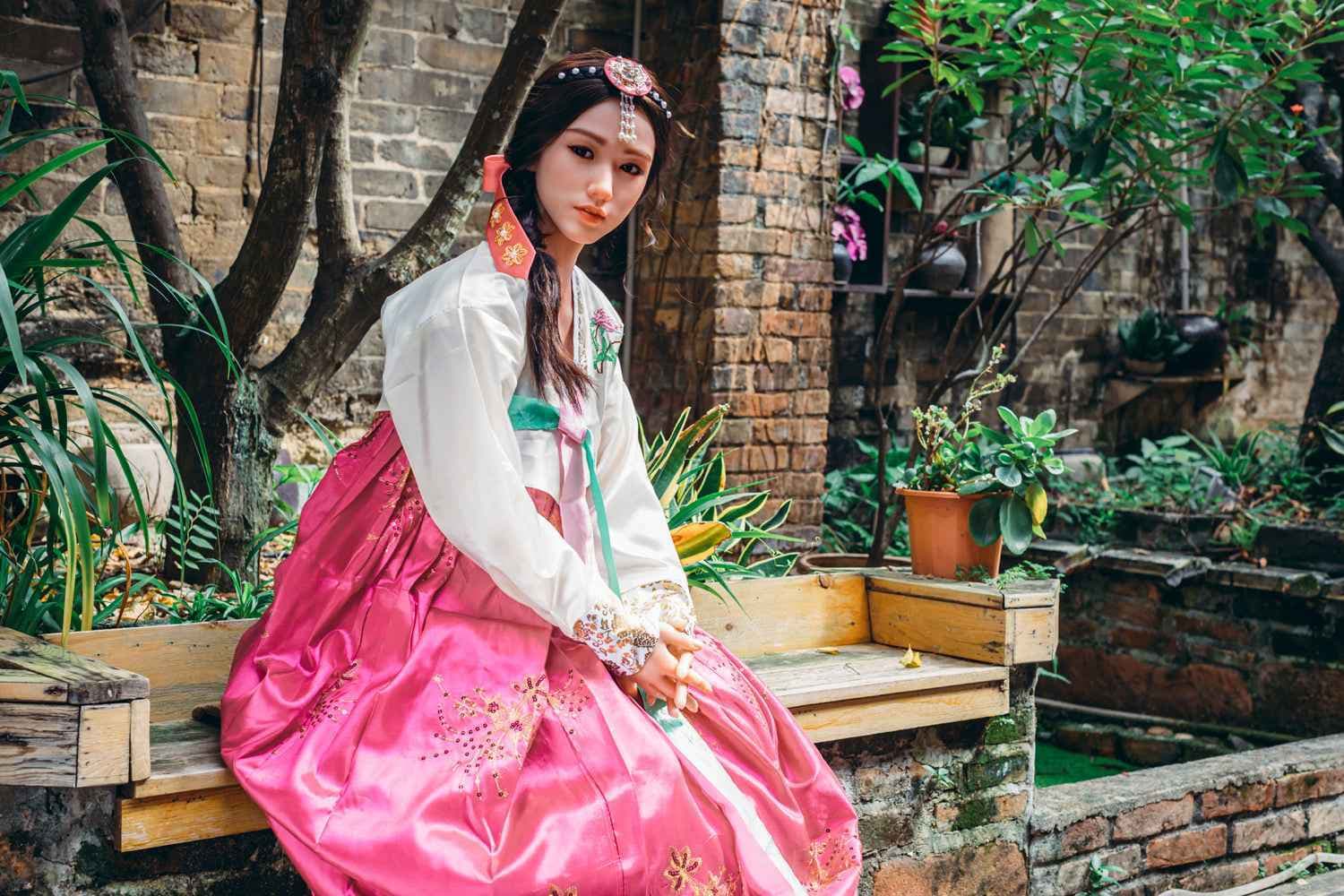 housedoll Della - Premium Silikon Sexpuppe Asiatisch - 3